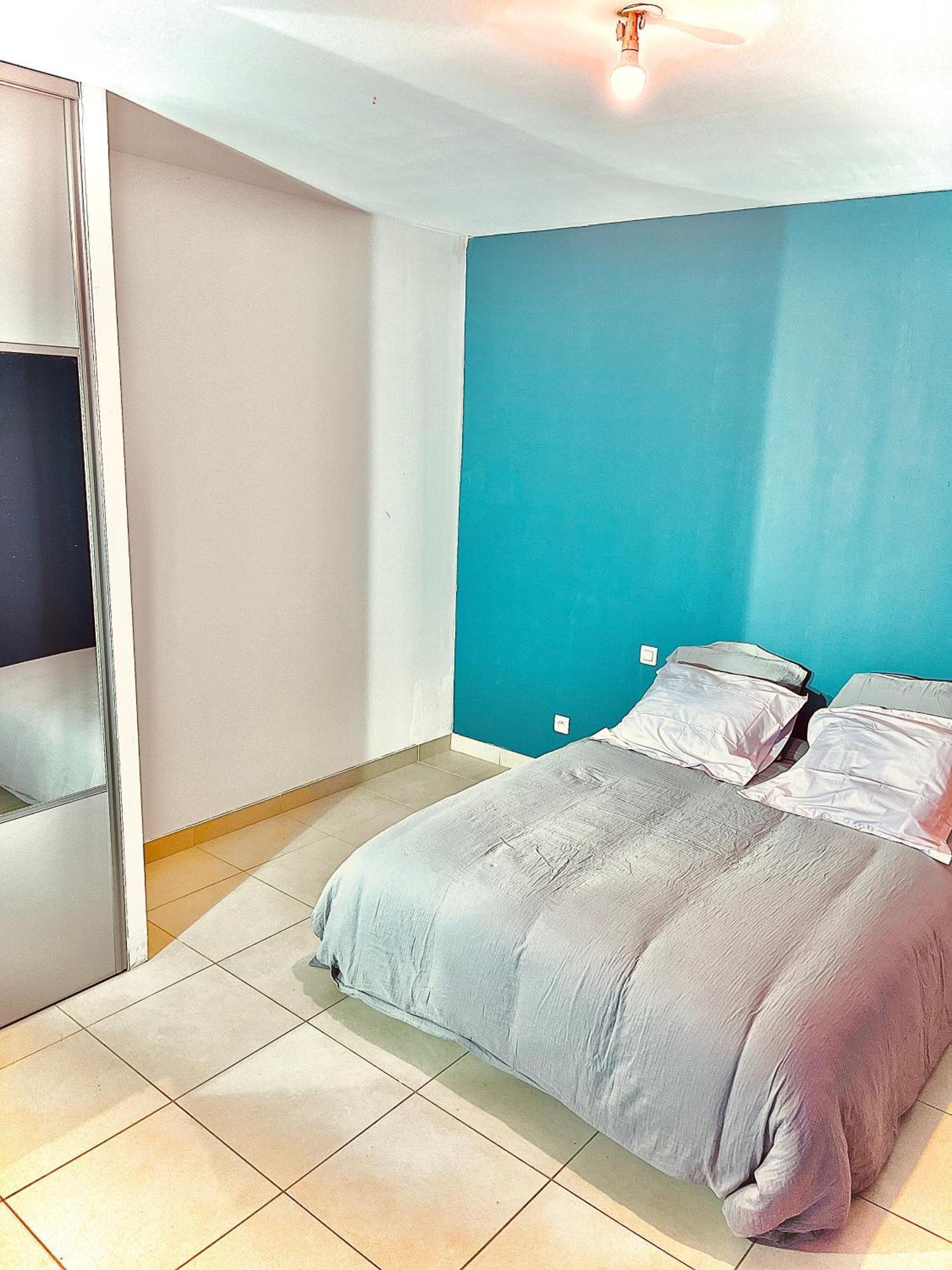 Room In House Villefontaine Luaran gambar