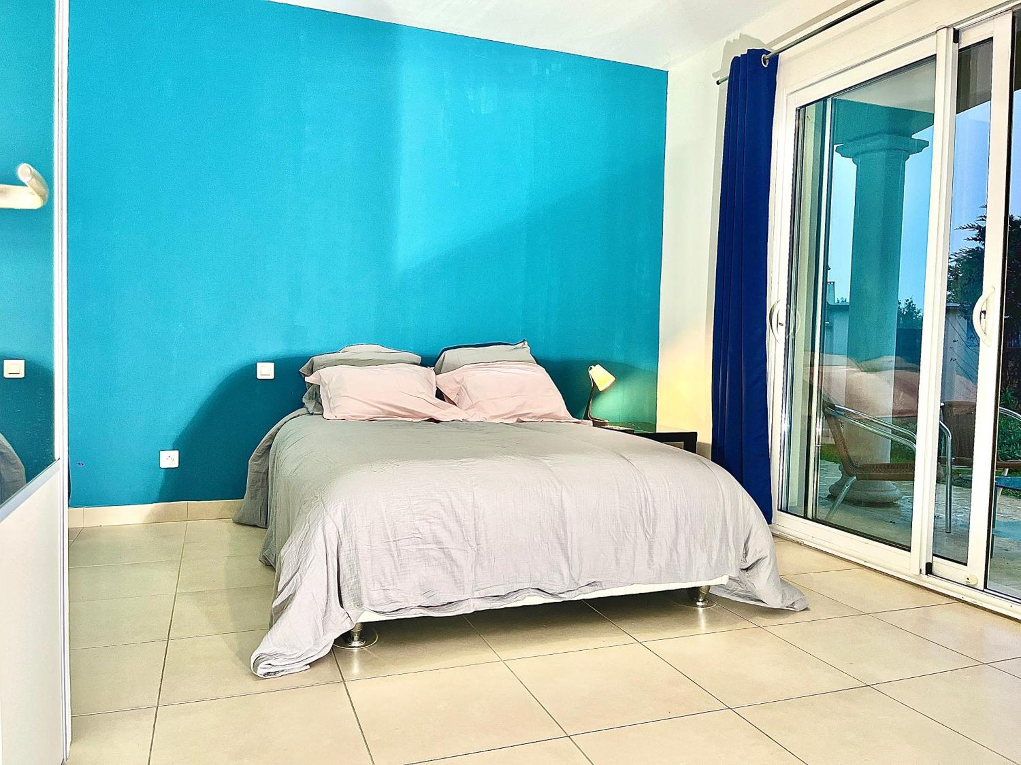 Room In House Villefontaine Luaran gambar