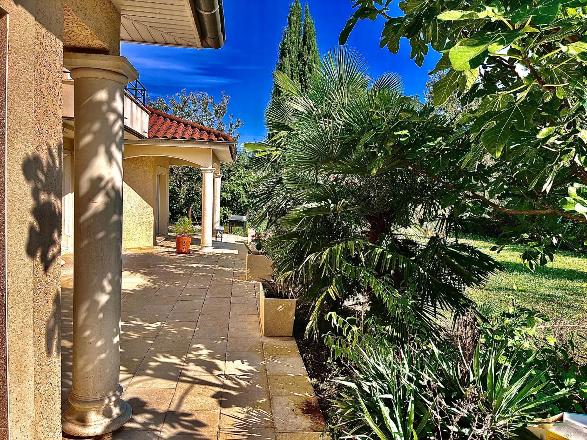 Room In House Villefontaine Luaran gambar