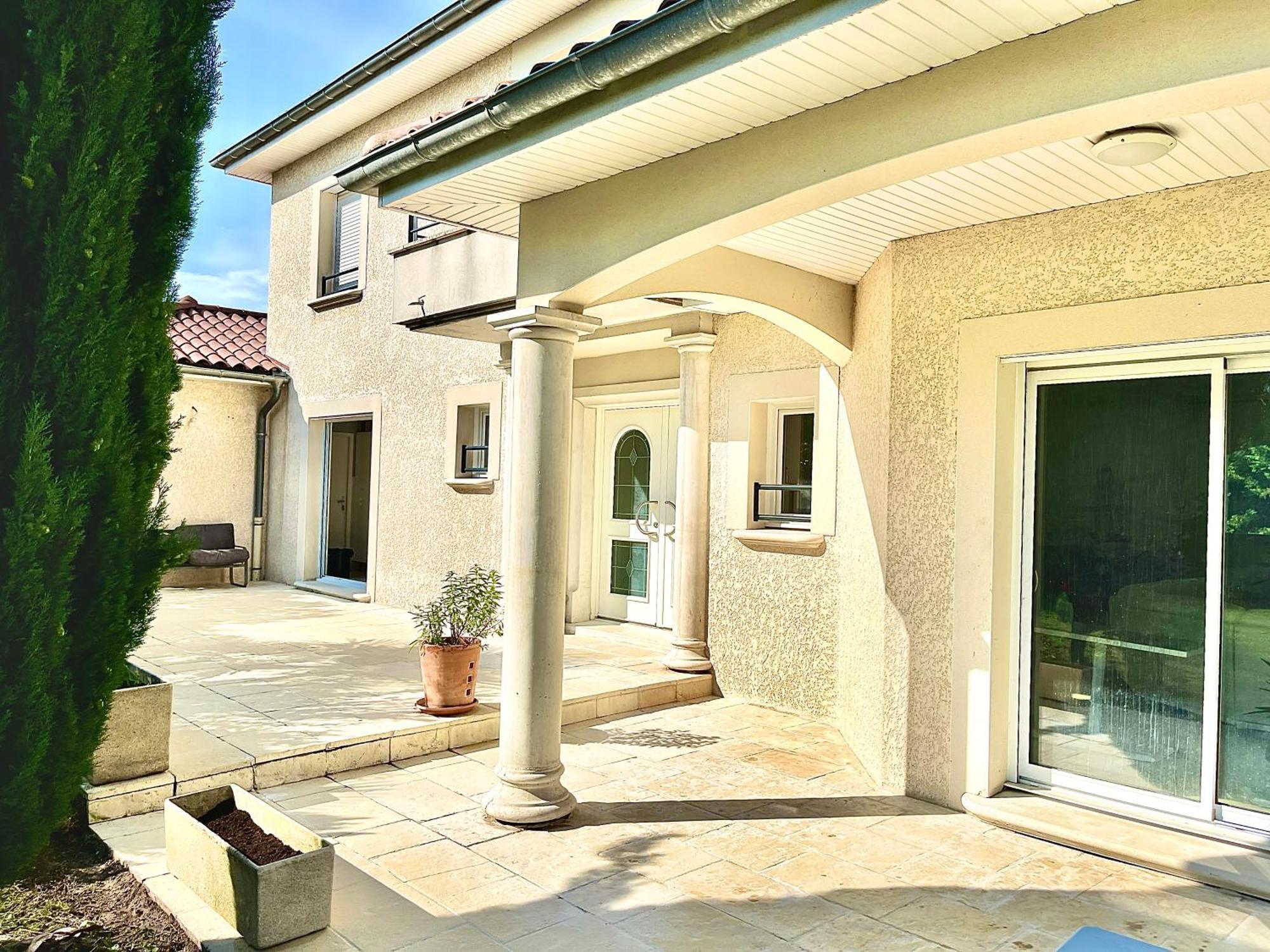 Room In House Villefontaine Luaran gambar